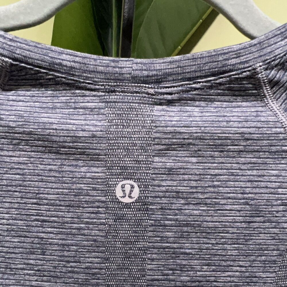 Lululemon Swiftly Tech Long Sleeve Crew Women's 8 Grey Heathered Thumbholes - Picture 6 of 7